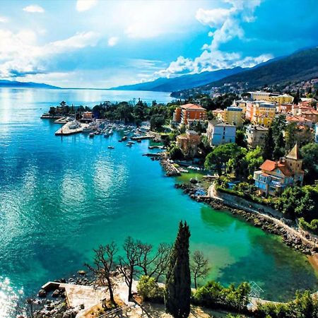 Villa Mediteran Opatija **** Exteriör bild